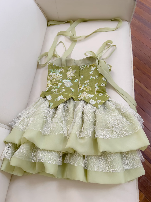 Vestido de fiesta corto verde oliva con encaje, lentejuelas y corte en A, ED01198