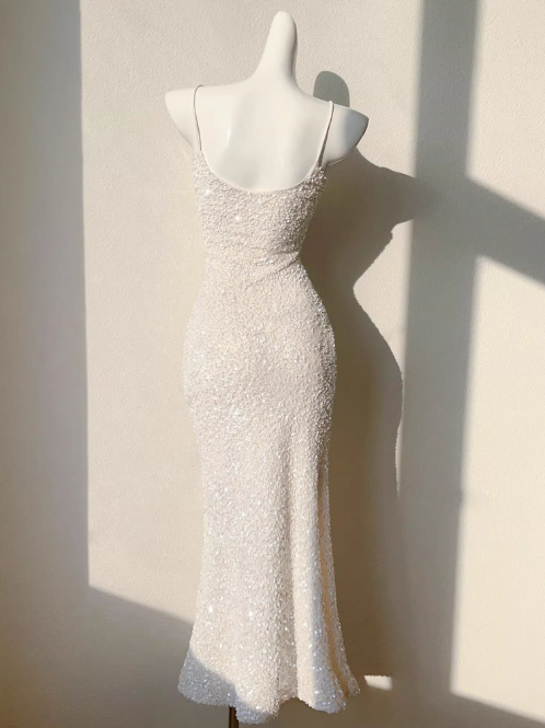 Vestido de fiesta estilo sirena con tirantes y lentejuelas bordadas en champán francés ED01254