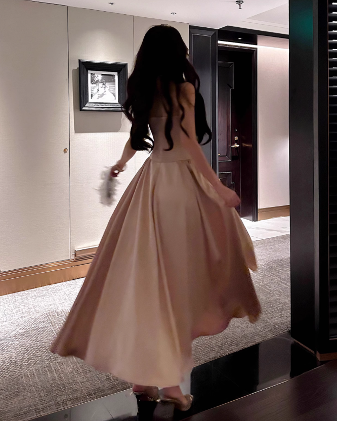 Vestido francés de corte A con tirantes y temperamento de alta gama ED01255