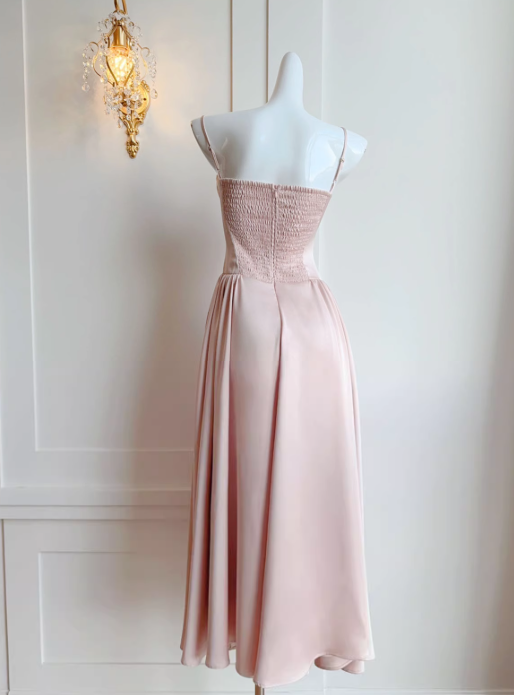 Vestido francés de corte A con tirantes y temperamento de alta gama ED01255