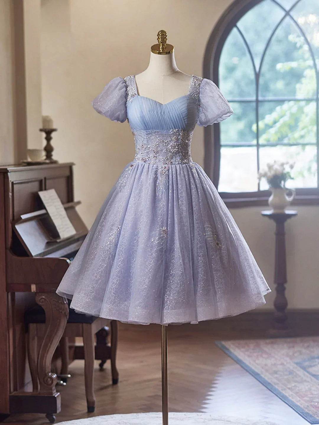 Vestido de fiesta de tul morado claro con mangas cortas, hermoso vestido de fiesta hasta la rodilla ED01325