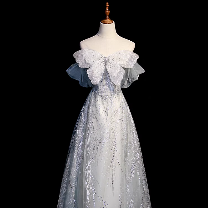 Vestido de fiesta largo de tul con lentejuelas, corte A, color gris plateado, con hombros descubiertos, ED01473