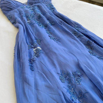 Hermosos vestidos de fiesta con tirantes finos, escote en V, cuentas y espalda descubierta ED01485