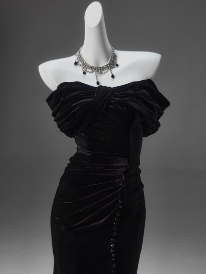 Vestido de fiesta largo de terciopelo con hombros descubiertos y corte sirena negro, elegante vestido de quinceañera ED01490