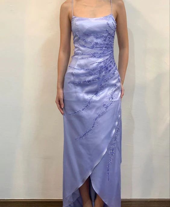 Vestido de fiesta de corte A con tirantes finos y abertura ED01510