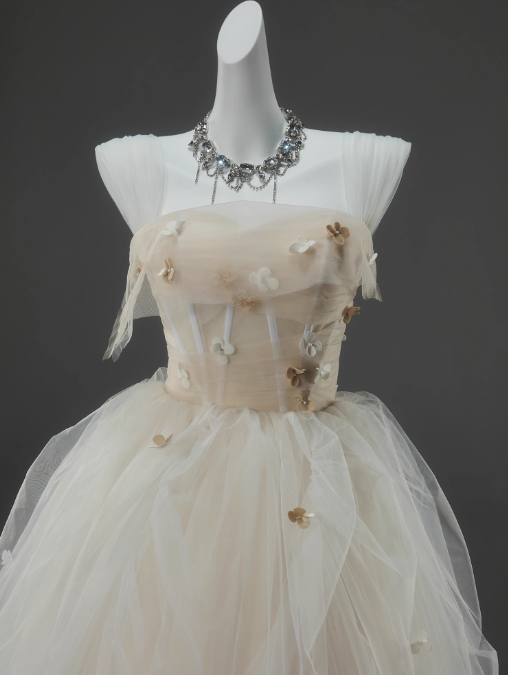 Vestido de fiesta largo de tul con tirantes finos, corte en A, color blanco roto, vestido de novia sencillo con apliques ED01556