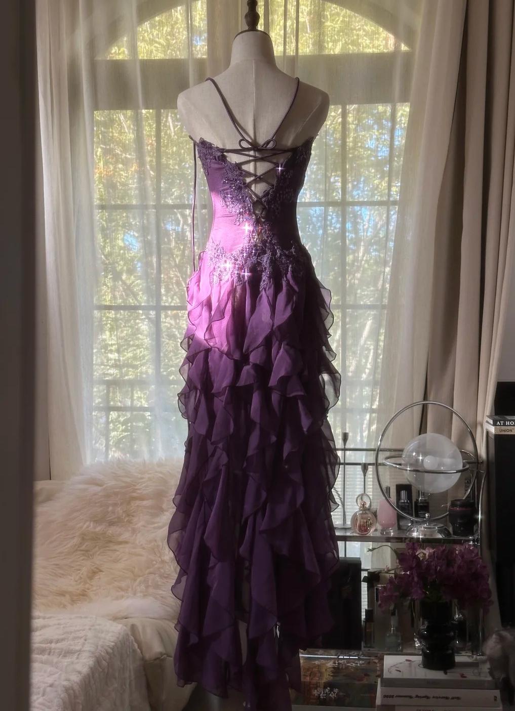 Elegante vestido de fiesta morado sin tirantes, de gasa, largo, con apliques y capas, espalda descubierta, ED01727