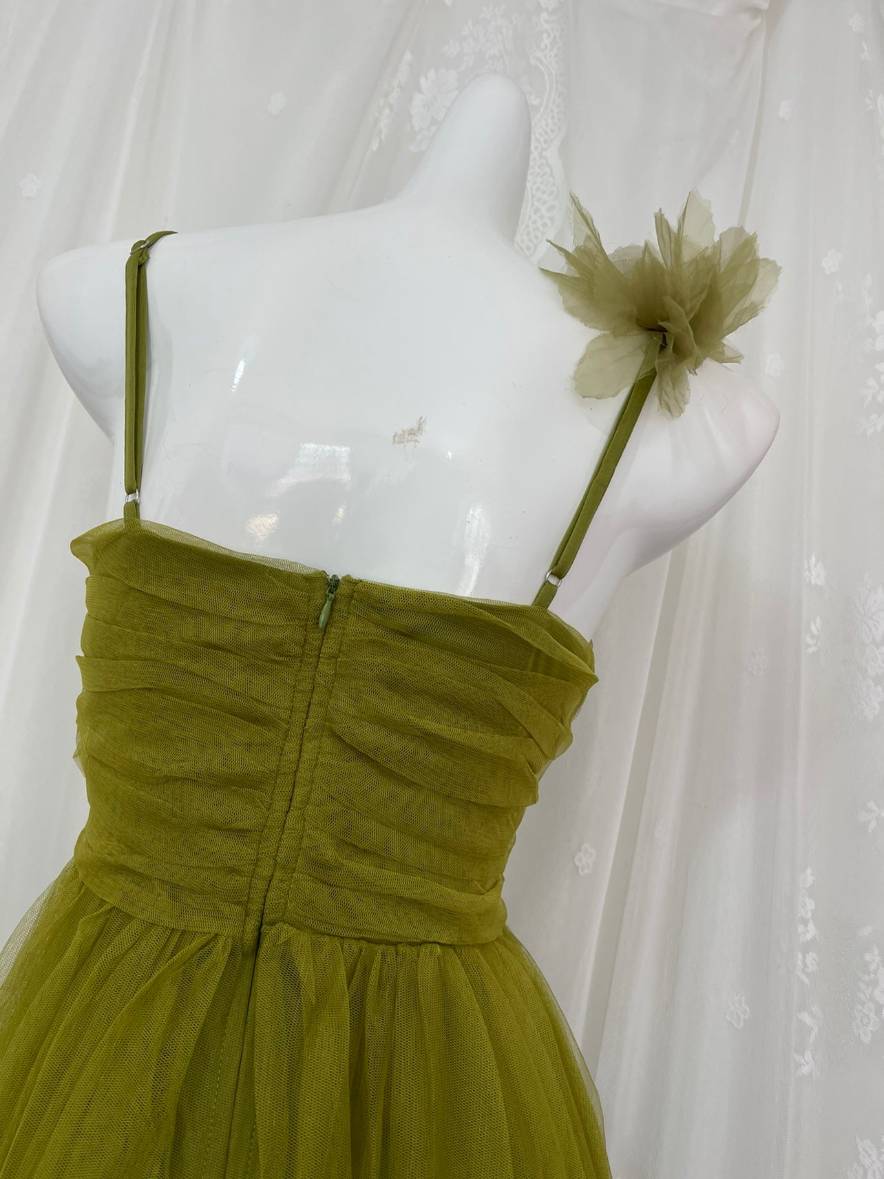 Vestido de fiesta largo de tul con tirantes finos, corte A, color verde oliva, ideal para cumpleaños, ED01834