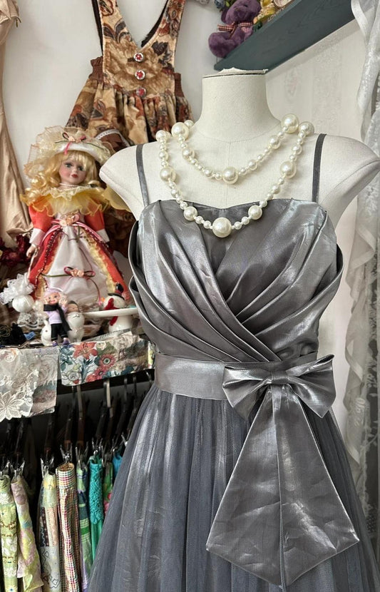 Hermoso vestido de fiesta largo de satén y tul con tirantes finos en gris plateado, corte A, precioso vestido de cumpleaños, vestido de noche ED01878