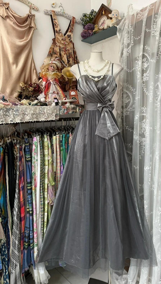 Hermoso vestido de fiesta largo de satén y tul con tirantes finos en gris plateado, corte A, precioso vestido de cumpleaños, vestido de noche ED01878