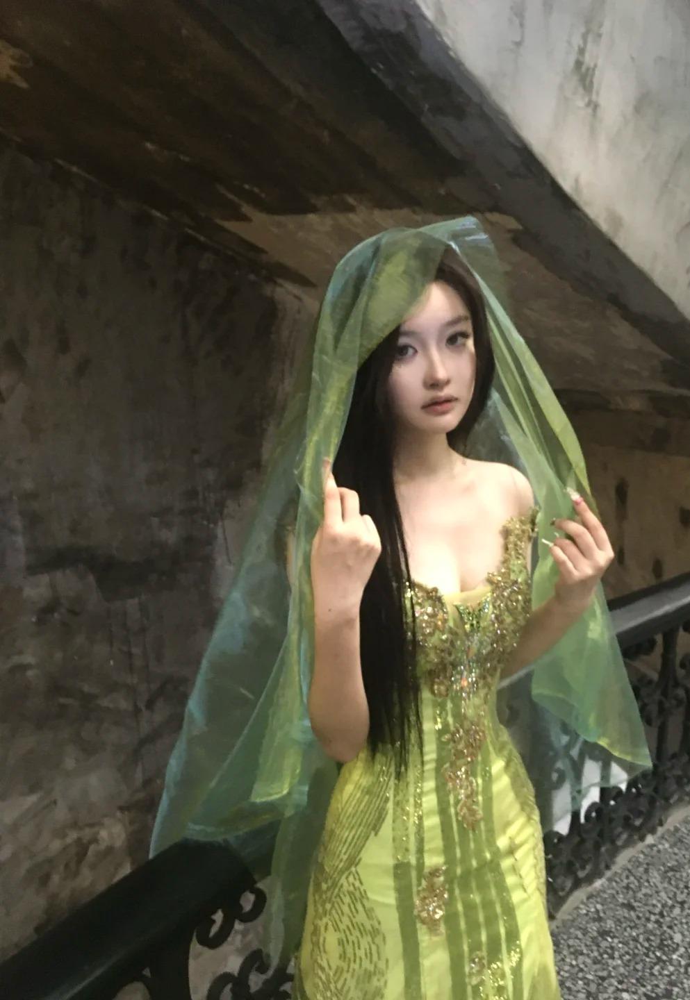 Fairytale Bud Green Mermaid Sequins Beaded Prom Dress Backless Tulle Evening Gown  ED01945