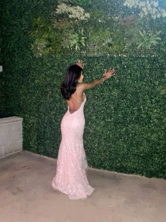 Vestido de novia de tul con escote en V profundo, tirantes finos y corte sirena, color rosa dulce, con apliques, sin espalda, ED02041