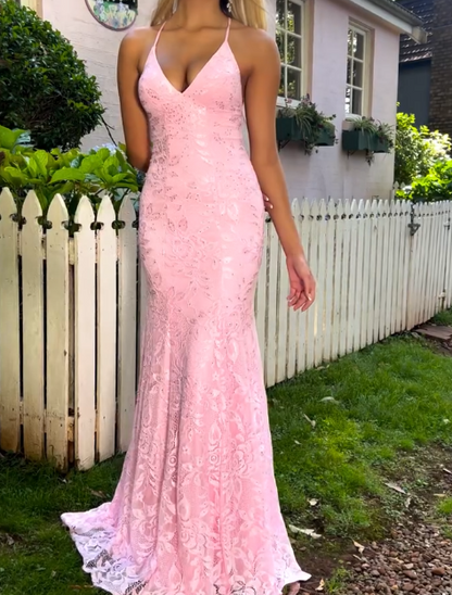 Vestido de novia de tul con escote en V profundo, tirantes finos y corte sirena, color rosa dulce, con apliques, sin espalda, ED02041