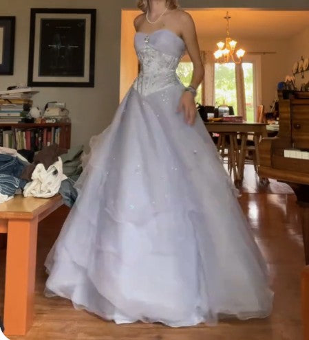 Hermosos vestidos de fiesta largos de tul lila sin tirantes, corte A, vestidos de novia únicos ED02099