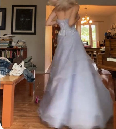Hermosos vestidos de fiesta largos de tul lila sin tirantes, corte A, vestidos de novia únicos ED02099