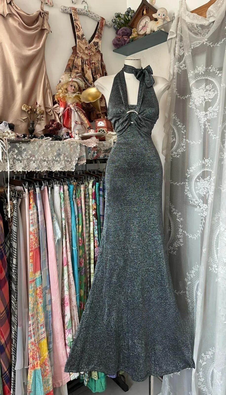 Vestido de cóctel largo con cuello halter, moderno, negro y gris, sin espalda, ED02114