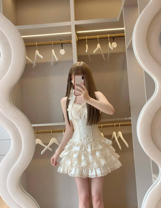 Vestido de fiesta corto de satén con tirantes finos y encaje de estilo princesa. Bonito vestido de fiesta de dos piezas en línea A ED02124