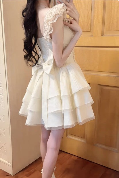 Vestido de fiesta corto retro de encaje con capas y lazo de tul ED02125