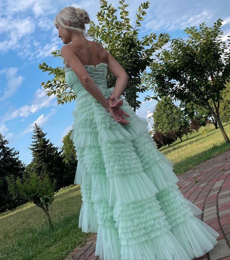 Hermosos vestidos de fiesta de tul verde menta sin tirantes y en capas, corte A, ED02141