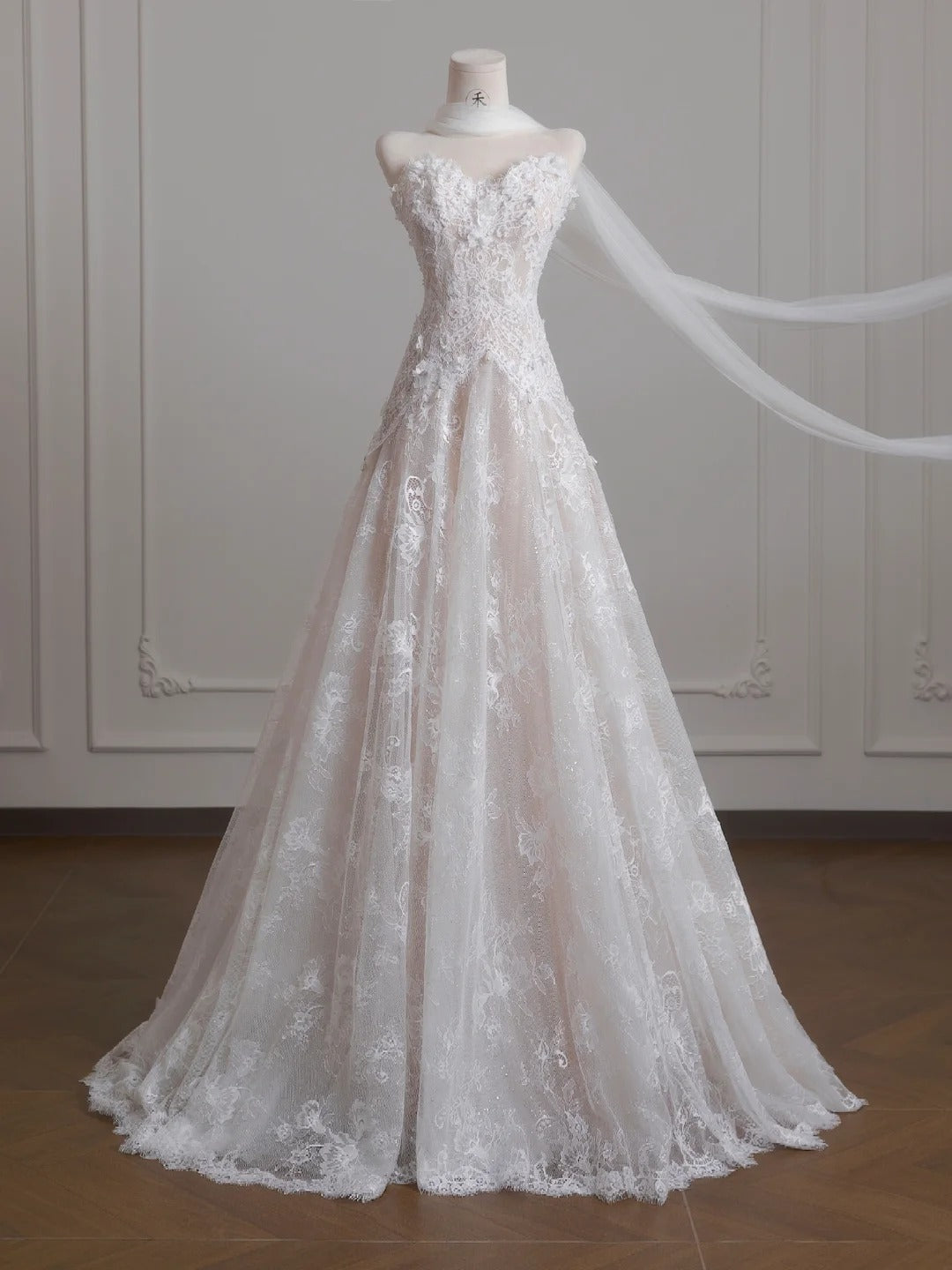 Vestido de novia vintage de tul blanco sin tirantes y encaje, precioso vestido de fiesta largo de corte A ED02191