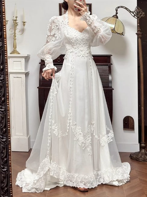 Elegante vestido de novia vintage de tul con escote en V, manga larga y apliques bordados ED02206