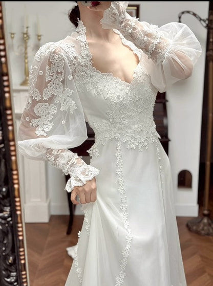 Elegante vestido de novia vintage de tul con escote en V, manga larga y apliques bordados ED02206