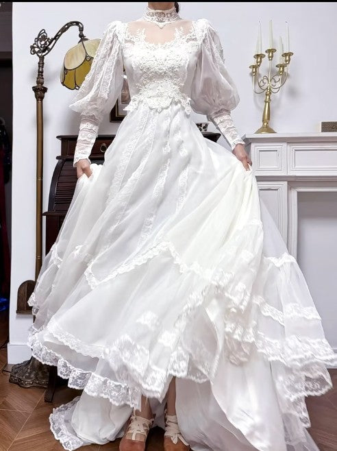 Vestido de novia vintage de tul con encaje, cuentas y cuello alto blanco, corte A, manga larga, ED02207