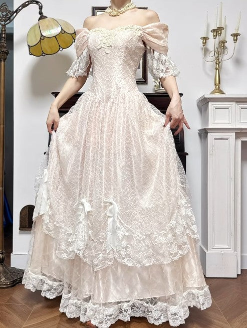 Vestido de novia vintage de gasa con encaje y corte princesa, corte A, hombros descubiertos, color champán, ED02208