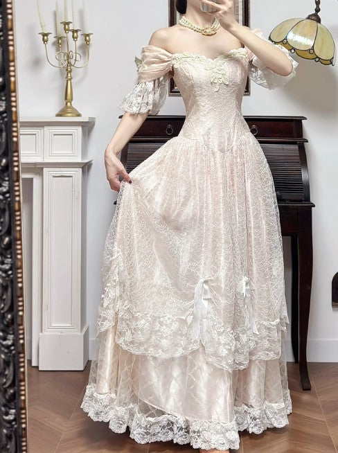 Vestido de novia vintage de gasa con encaje y corte princesa, corte A, hombros descubiertos, color champán, ED02208