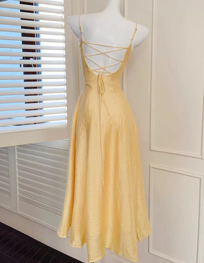 Vestido elegante de fiesta amarillo mantequilla con tirantes finos, corte A, sin espalda, ED02246