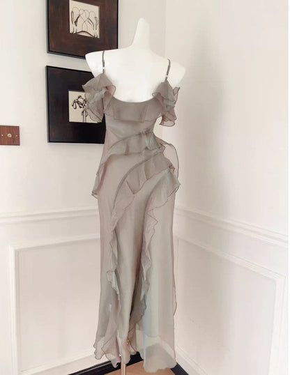 Elegante vestido de noche francés de tul con volantes y tirantes finos ED02261