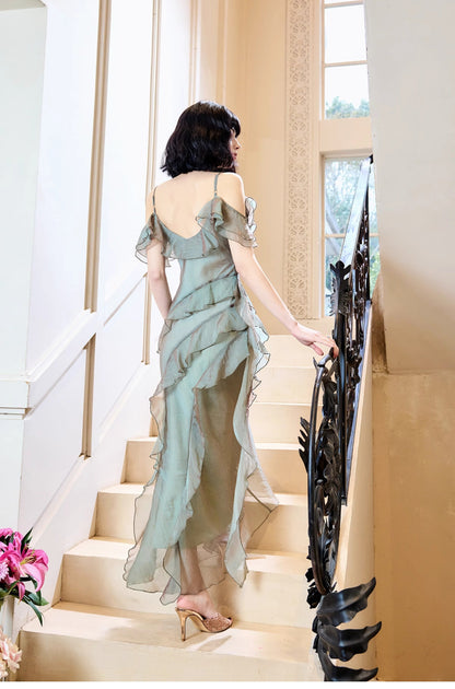 Elegante vestido de noche francés de tul con volantes y tirantes finos ED02261