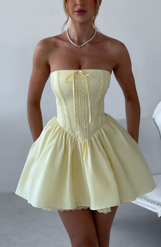 Vestidos de fiesta cortos de satén amarillo mantequilla, sin tirantes, corte A, con encaje, para regreso a casa, ED02378