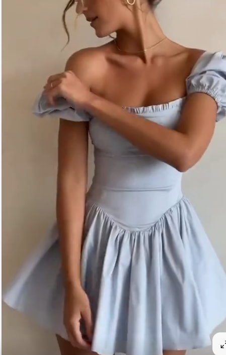 Vestidos de fiesta cortos de satén con escote cuadrado en azul cielo, corte A, ED02389