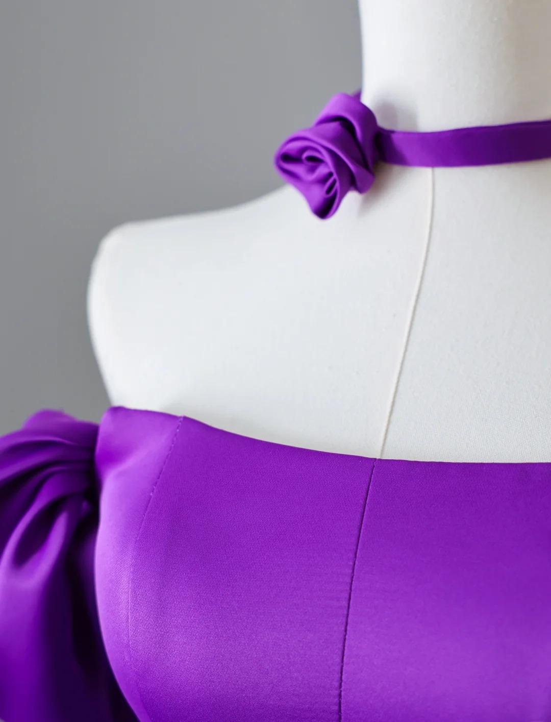 Elegante vestido de fiesta largo de satén morado con hombros descubiertos y corte A, vestido formal de noche ED02419