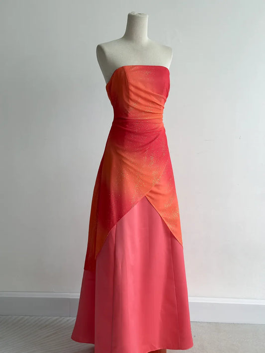 Precioso vestido de noche formal de satén y gasa color naranja, sin tirantes, corte A, ED02440