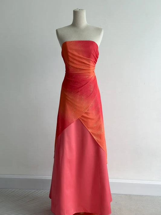 Precioso vestido de noche formal de satén y gasa color naranja, sin tirantes, corte A, ED02440