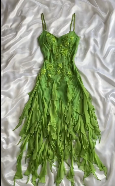 Impresionante vestido de fiesta corto de gasa con cuentas y tirantes finos en verde capullo, estilo vintage, con apliques ED02485