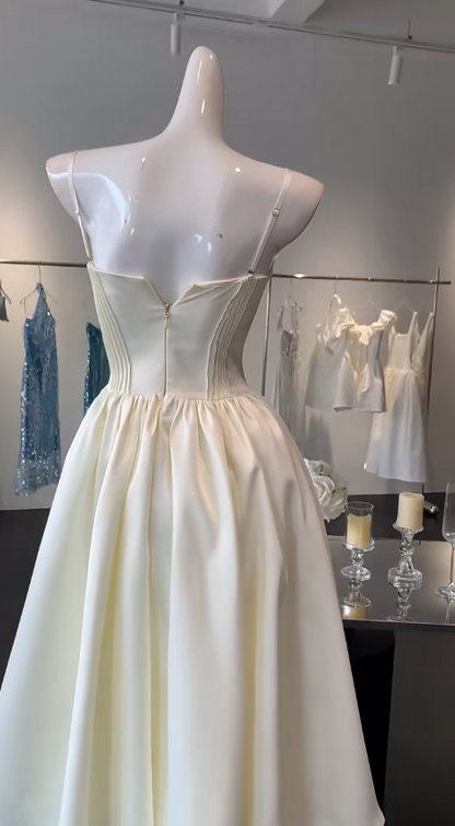 Vestidos de fiesta cortos de satén con tirantes finos color crema, corte A, para cumpleaños y noche, ED02521