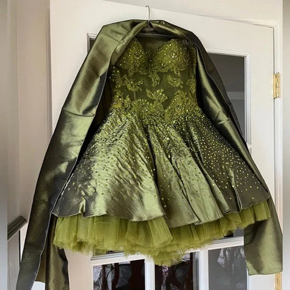Hermosos vestidos de fiesta cortos de satén y tul con escote corazón en verde oliva oscuro, corte A, para regreso a casa, ED02575