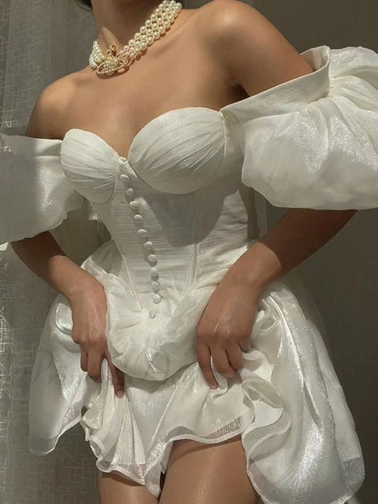 Impresionante vestido de fiesta corto de tul blanco con hombros descubiertos y corte A ED02607