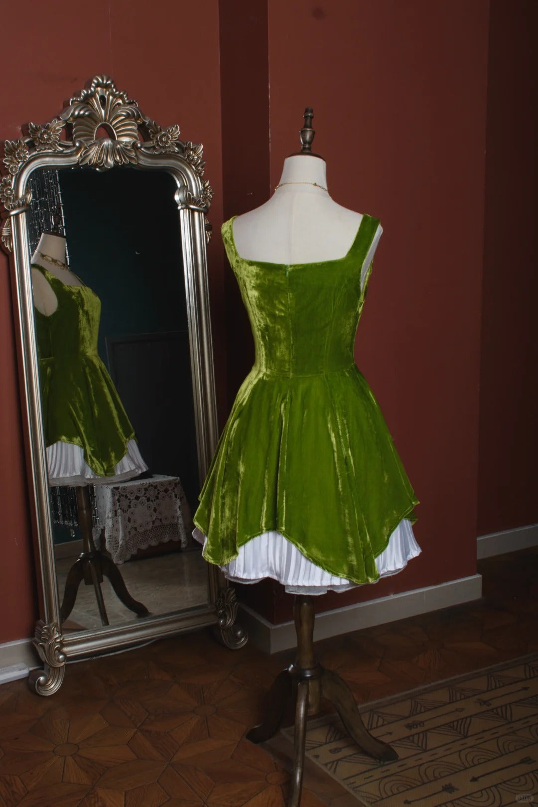 Vestido de fiesta corto de terciopelo verde con escote cuadrado y corte A, ED02633