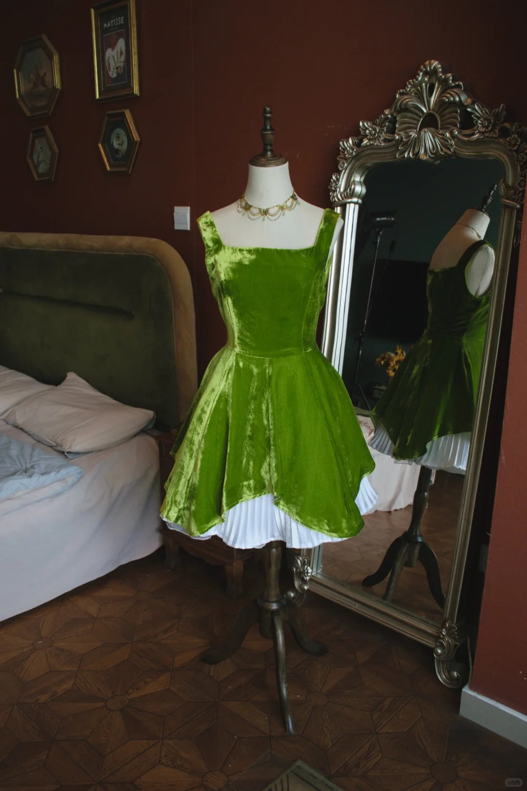Vestido de fiesta corto de terciopelo verde con escote cuadrado y corte A, ED02633