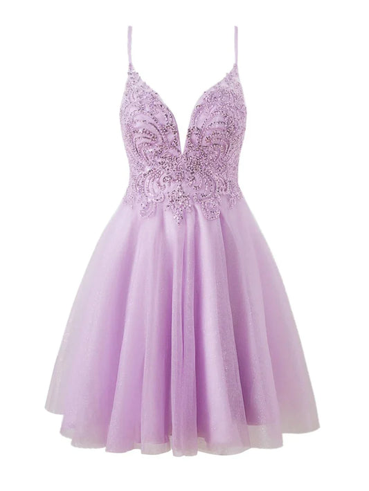 Impresionante vestido de fiesta corto color lila con tirantes finos, corte A y apliques de tul ED02635