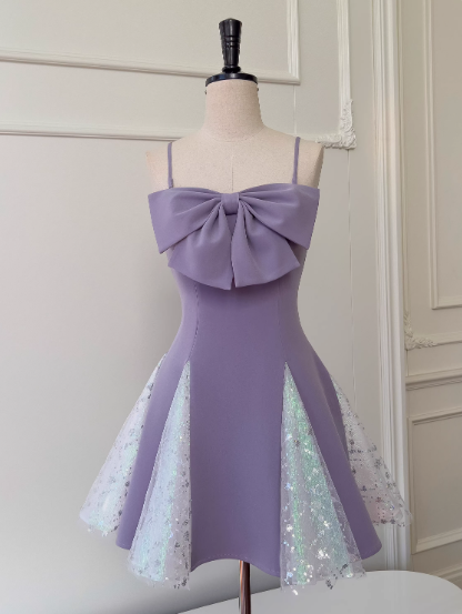 Hermosos vestidos de fiesta cortos de satén con tirantes finos color lavanda, corte A, de tul brillante y lazos ED02709