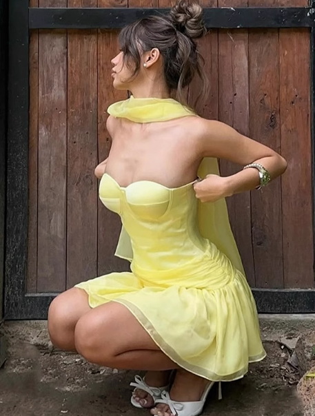 Hermosos vestidos de fiesta cortos de satén y tul, sin tirantes, color amarillo mantequilla, corte A, vestidos de bienvenida ED02780
