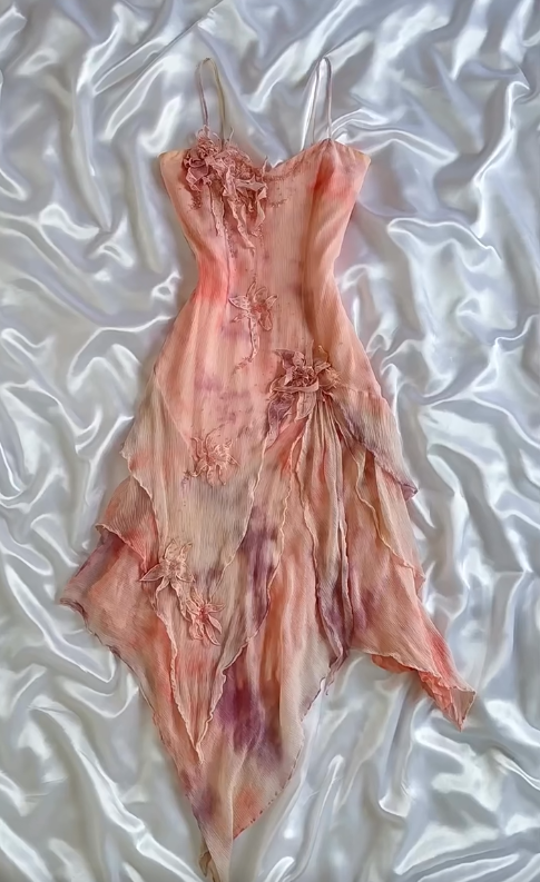 Vestido de fiesta corto de gasa con tirantes finos, estampado en rosa rubor, con apliques y cuentas, ED02786