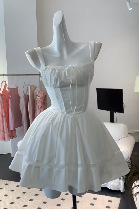 Elegante vestido de fiesta corto de satén blanco con escote cuadrado y corte A, ED02791