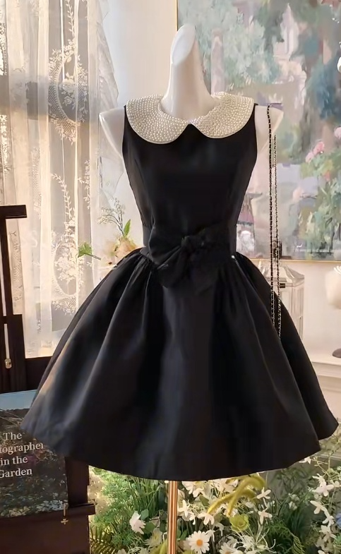 Elegante vestido negro de satén con cuentas, corte A, corto, para cumpleaños, noche y uso diario ED03042