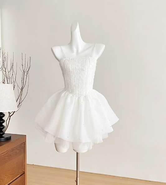 Vestido de fiesta corto sencillo de tul blanco con tirantes finos y cuentas, corte A, para quinceañeras ED03150